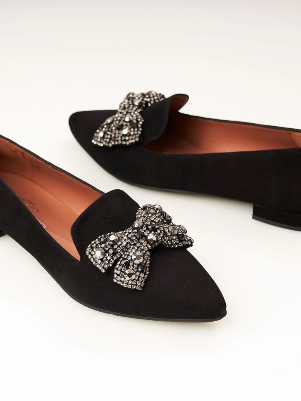 Beautiful Brenda Zaro black leather pointed toe  flats with crystal bow